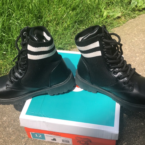 Hoo Dara Lace Toddler girl Combat Boot - Picture 2 of 7